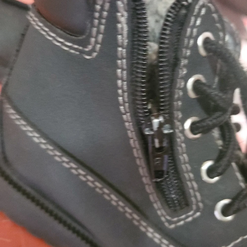 Boys‎ shoes